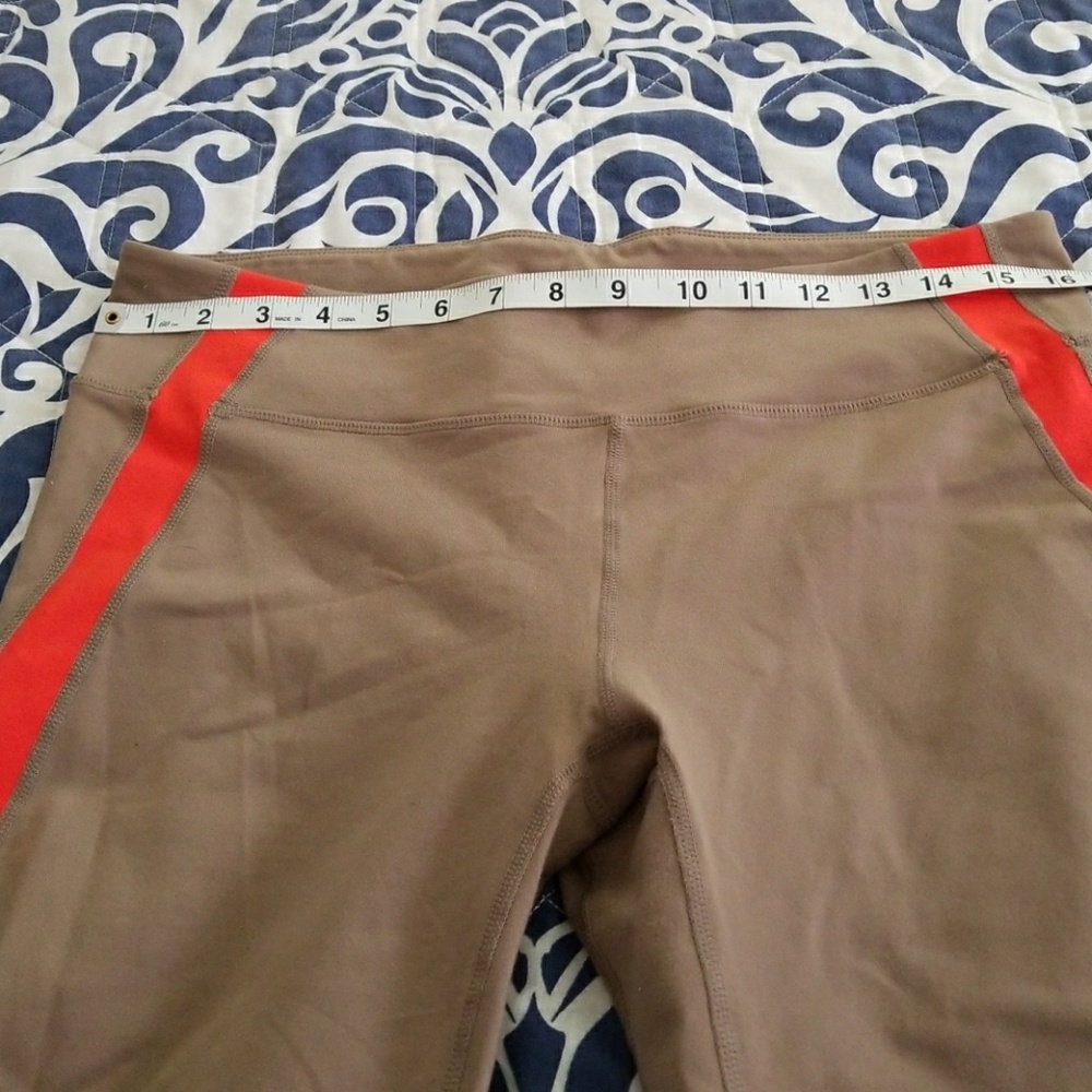 Workout Capri - Picture 2 of 4